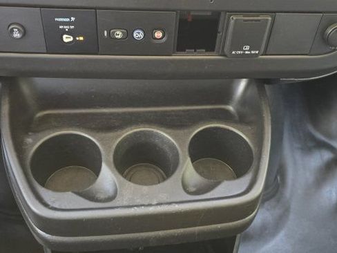Used 2018 Chevrolet Express 2500 w/ Driver Convenience Package RWD image 17