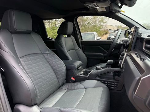 Used 2025 Toyota Tacoma TRD Sport w/ TRD Sport Premium Package image 21