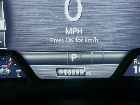 Used 2025 RAM 1500 Laramie image 18