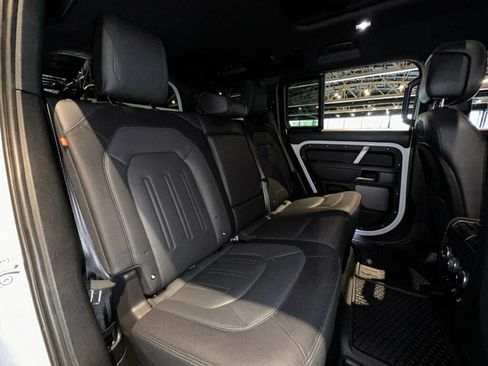 Used 2022 Land Rover Defender 110 X-Dynamic HSE AWD/4WD image 31