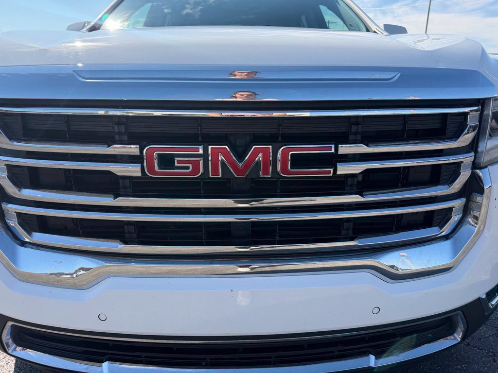 Used 2022 GMC Acadia SLT w/ Preferred Package FWD image 7