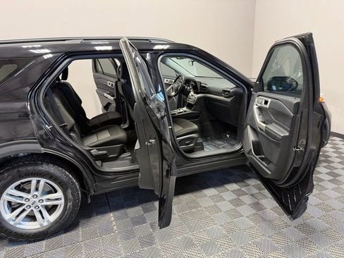 Used 2022 Ford Explorer XLT image 20
