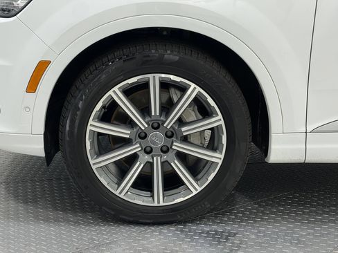 Used 2019 Audi Q7 3.0T Prestige w/ Prestige Package AWD/4WD image 37