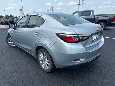 Used 2017 Toyota Yaris iA FWD image 3
