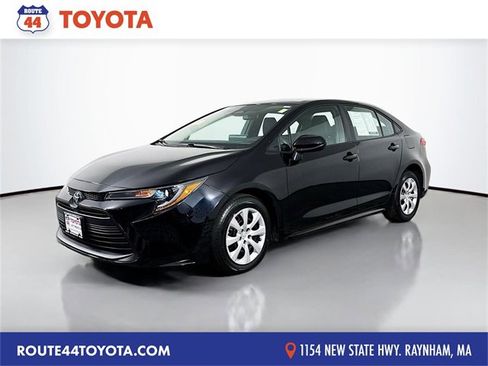 Certified 2023 Toyota Corolla LE image 1