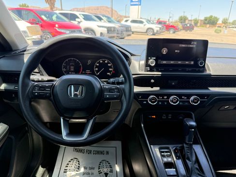 Used 2025 Honda CR-V EX image 16