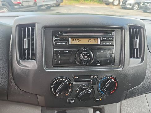 Used 2014 Nissan NV200 SV w/ Exterior Appearance Package FWD image 23