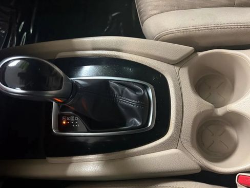 Used 2019 Nissan Rogue SV FWD image 12