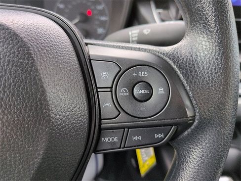 Certified 2025 Toyota Corolla LE image 18