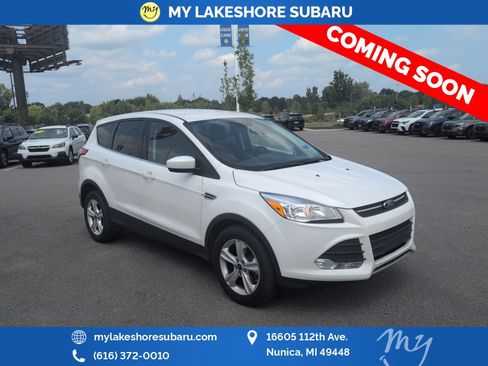 Used 2015 Ford Escape SE AWD/4WD image 1