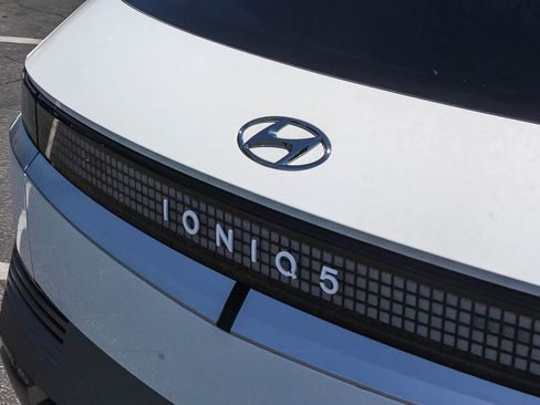 Certified 2024 Hyundai Ioniq 5 Limited RWD image 9