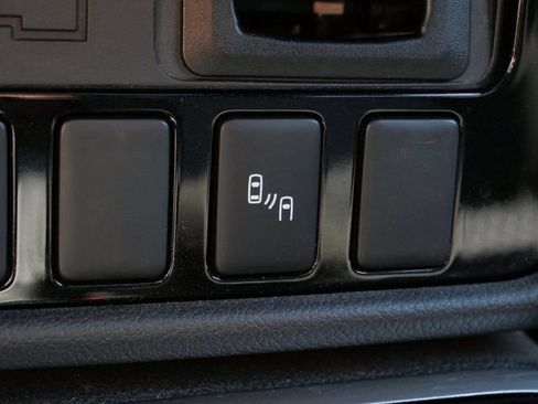 Used 2018 Mitsubishi Outlander LE FWD image 24