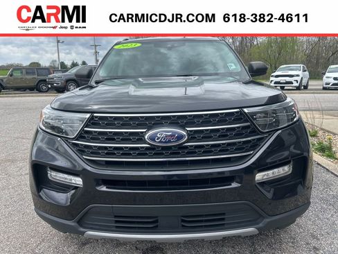 Used 2023 Ford Explorer XLT w/ Equipment Group 202A RWD image 2
