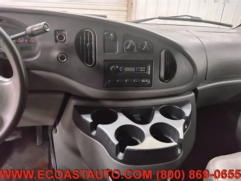 Used 2006 Ford E-150 and Econoline 150 RWD image 12