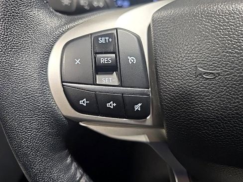 Used 2022 Ford Explorer XLT w/ Equipment Group 202A image 15