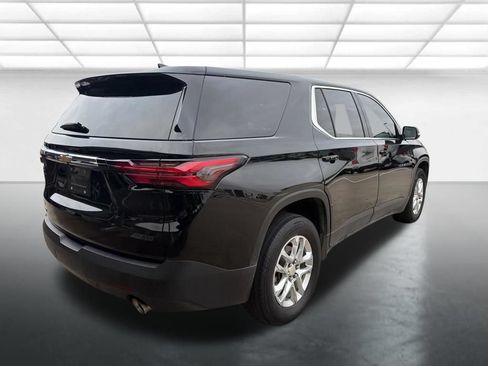 Used 2023 Chevrolet Traverse LS w/ Safety Package FWD image 3