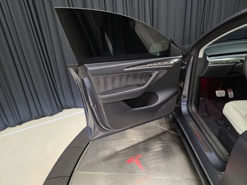 Used 2023 Tesla Model Y Performance AWD/4WD image 17
