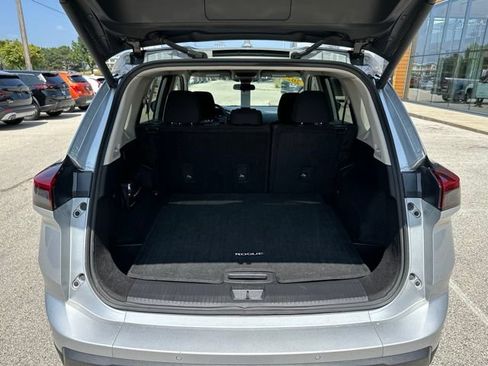 Used 2025 Nissan Rogue SV AWD/4WD image 12