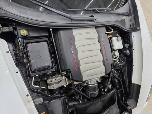 Used 2019 Chevrolet Corvette Stingray Coupe w/ Battery Protection Package RWD image 41