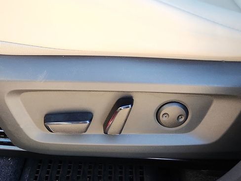 Used 2023 Nissan Rogue SV w/ SV Premium B Package image 16