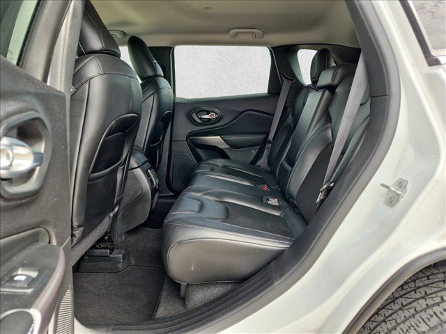 Used 2021 Jeep Cherokee Latitude Plus FWD image 17