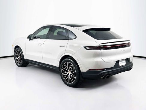 New 2025 Porsche Cayenne Coupe image 3