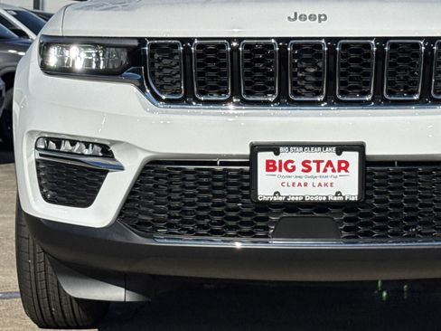 New 2025 Jeep Grand Cherokee Limited w/ Luxury Tech Group II image 7