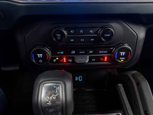 Used 2024 Ford Bronco Outer Banks image 28