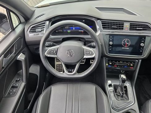 Certified 2023 Volkswagen Tiguan SE R-Line FWD image 16