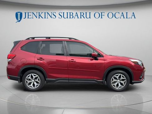 Used 2024 Subaru Forester Premium AWD/4WD image 2