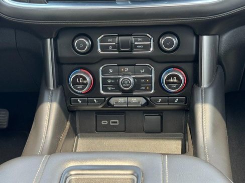 Used 2023 Chevrolet Tahoe LT w/ LT Signature Package AWD/4WD image 11