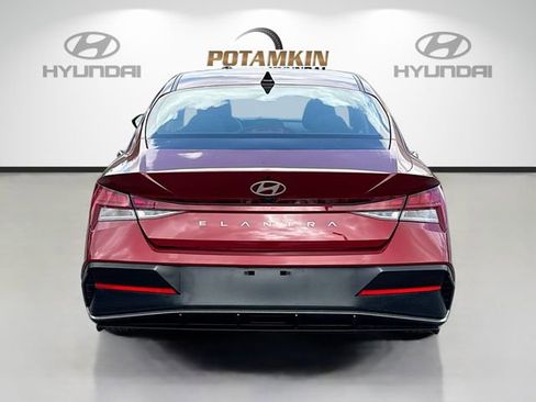 Certified 2025 Hyundai Elantra SEL image 6