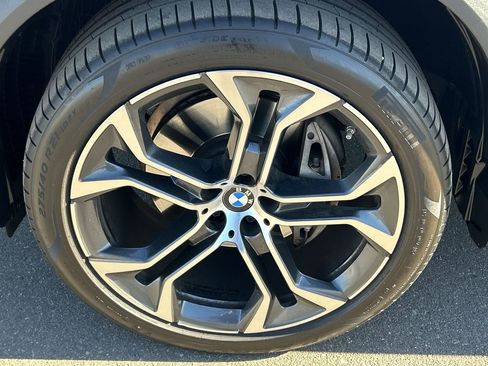 Used 2025 BMW X5 sDrive40i w/ Premium Package image 34