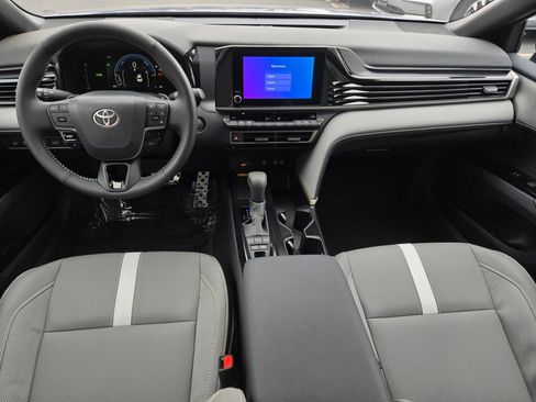 Used 2026 Toyota Camry SE FWD image 13