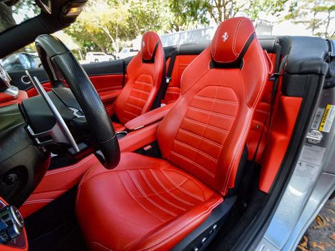 Used 2015 Ferrari California T RWD image 37
