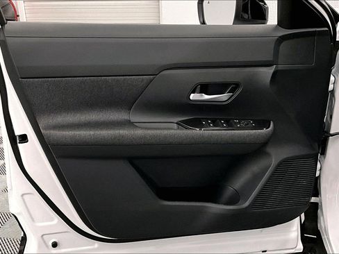 New 2026 Nissan Kicks SV FWD image 27