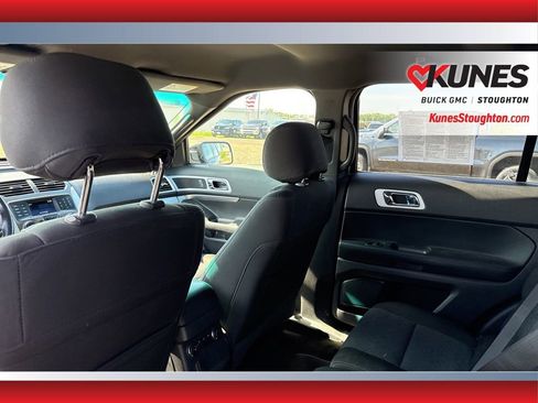 Used 2015 Ford Explorer XLT AWD/4WD image 35