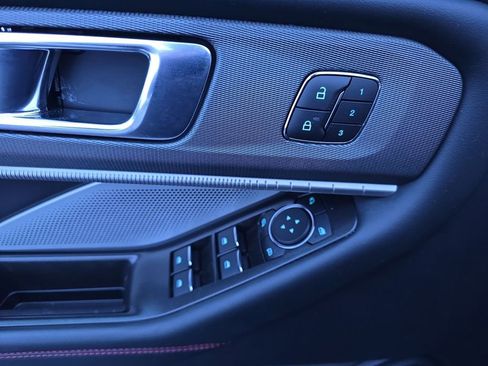 Used 2025 Ford Explorer ST image 24