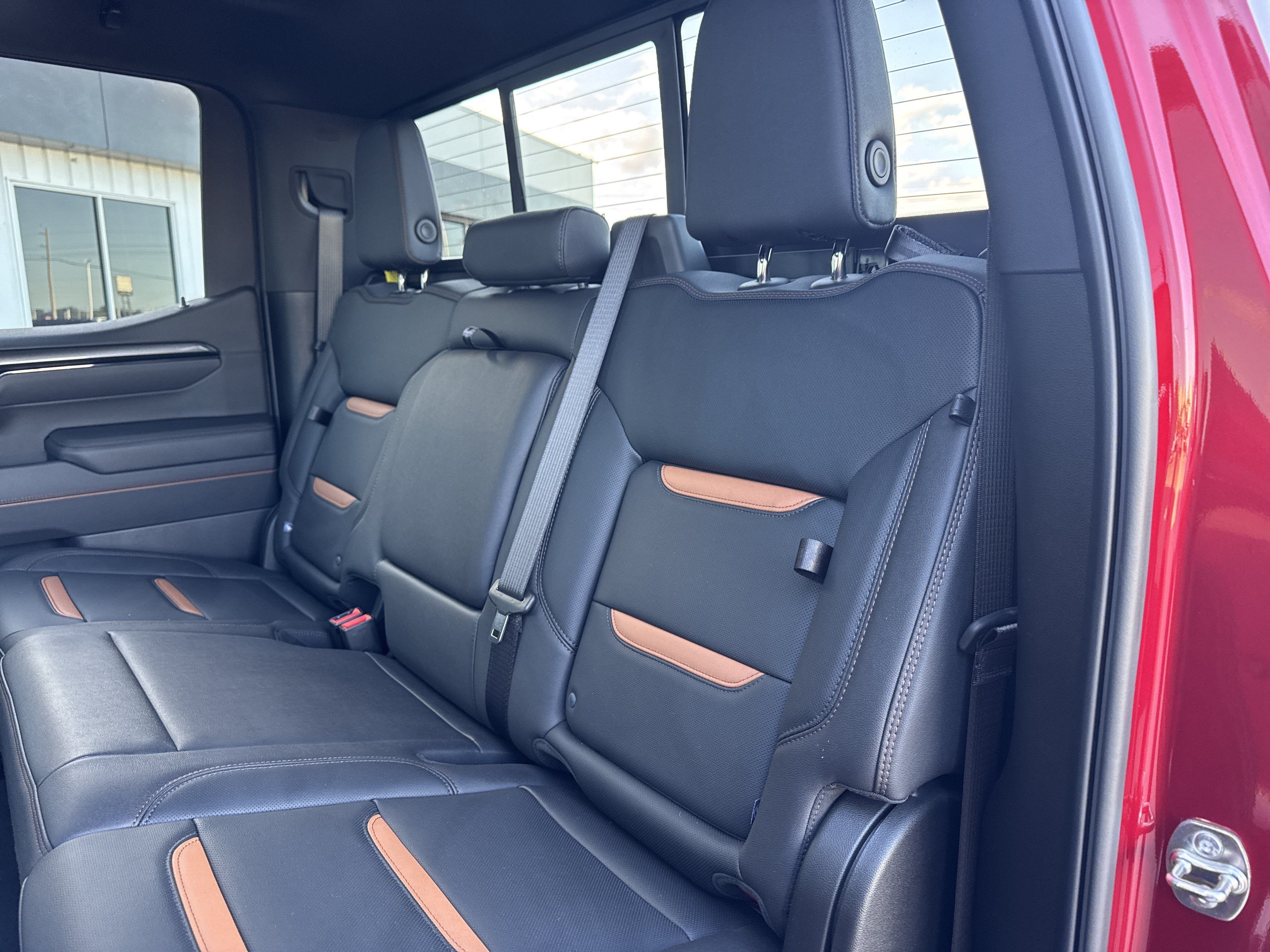 Used 2025 GMC Sierra 1500 AT4 w/ AT4 Premium Package AWD/4WD image 10