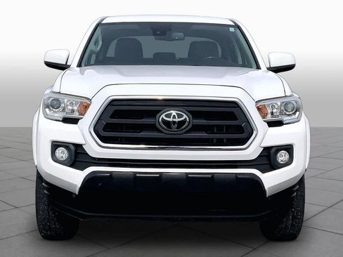 Used 2021 Toyota Tacoma SR5 RWD image 4