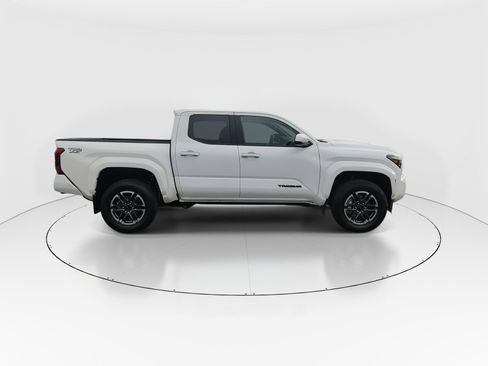 Used 2024 Toyota Tacoma TRD Sport image 9