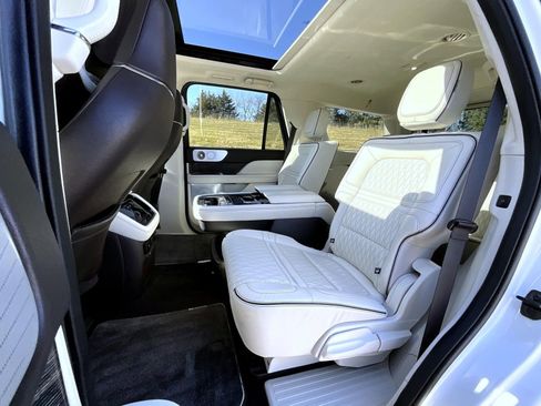 Certified 2023 Lincoln Navigator Black Label image 19