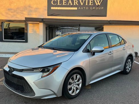 Used 2021 Toyota Corolla LE image 1