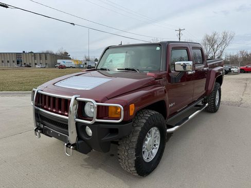 Used 2009 HUMMER H3T Alpha image 1