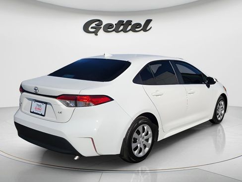Used 2025 Toyota Corolla LE image 4
