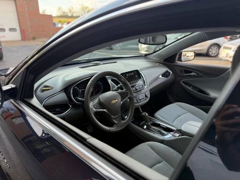 Used 2016 Chevrolet Malibu LT FWD image 33