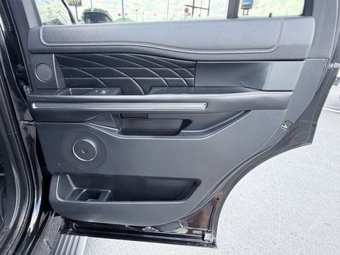 Used 2019 Ford Expedition Platinum RWD image 35