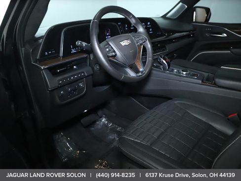 Used 2022 Cadillac Escalade Sport Platinum w/ LPO, ONYX Package AWD/4WD image 16