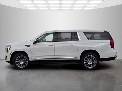 Used 2025 GMC Yukon XL Denali image 7