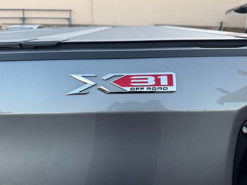 Used 2019 GMC Sierra 1500 SLT w/ SLT Premium Plus Package AWD/4WD image 9